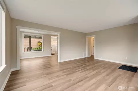 Living - 6901 Lower Ridge Rd, Everett, WA 98203 photo 3 of 5
