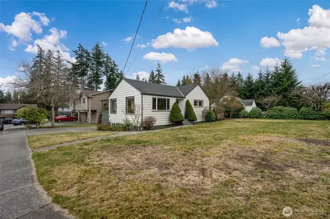 Exterior - 6901 Lower Ridge Rd, Everett, WA 98203 photo 2 of 8