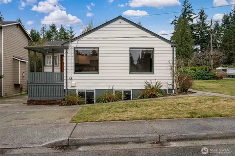 Exterior - 6901 Lower Ridge Rd, Everett, WA 98203 photo 3 of 8