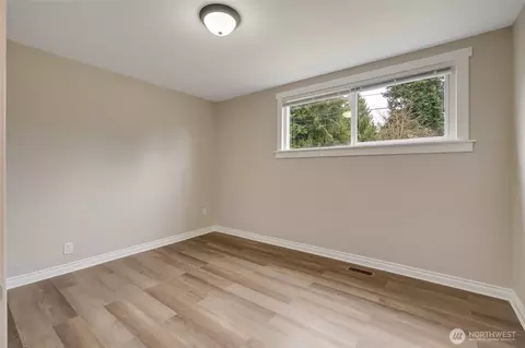 Bedroom - 6901 Lower Ridge Rd, Everett, WA 98203 photo 2 of 3