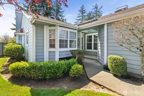 6020 N Highlands Pkwy #26H, Tacoma, WA 98406