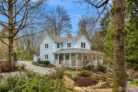 11138 Fairmont Ln NE, Bainbridge Island, WA 98110