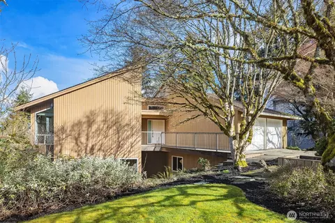 13800 SE 43rd St, Bellevue, WA 98006