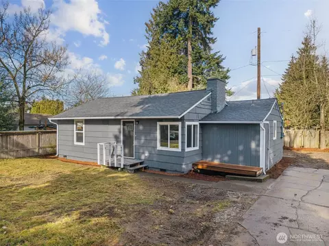 4016 S 117th Pl, Tukwila, WA 98168