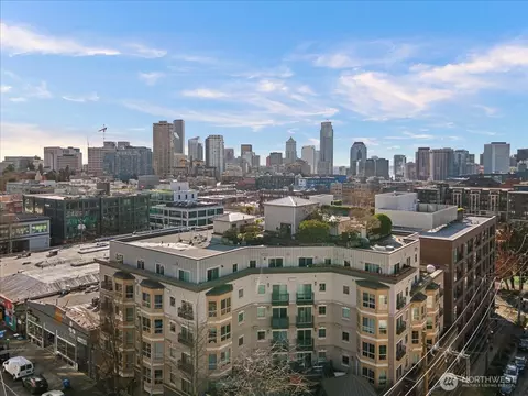 1125 E Olive St #304, Seattle, WA 98122