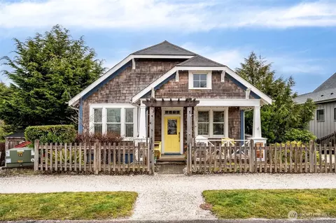101 Compass St, Pacific Beach, WA 98571