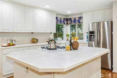 Kitchen - 15624 32nd Ave SE, Mill Creek, WA 98012 photo 4 of 4