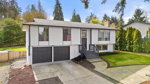 7016 96th St E, Puyallup, WA 98371