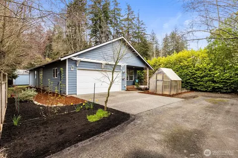 26248 Barrett Rd NE, Kingston, WA 98346