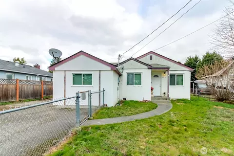 413 96th St S, Tacoma, WA 98444