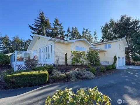 51 Barberry Ln, Sequim, WA 98382