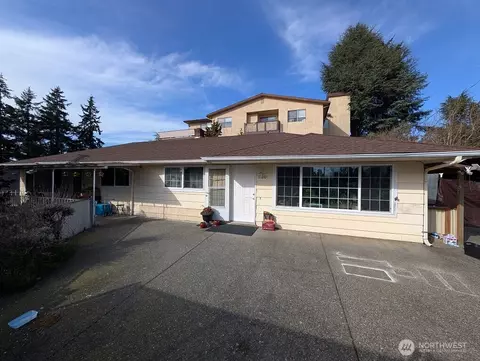 220 N 110th St, Seattle, WA 98133