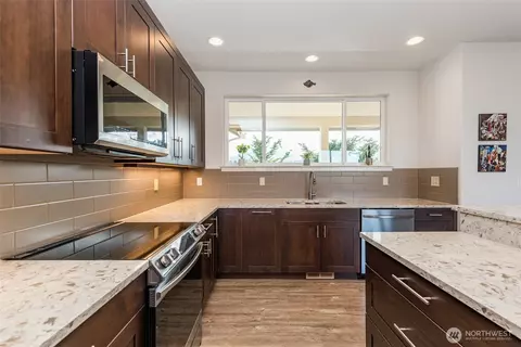 Kitchen - 481 Morgison Loop, Sequim, WA 98382 photo 4 of 4