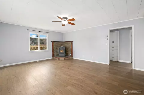 Living - 16410 92nd St E, Sumner, WA 98390 photo 5 of 5