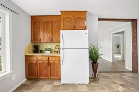 Kitchen - 16410 92nd St E, Sumner, WA 98390 photo 6 of 7