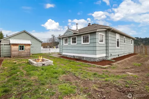 Exterior - 16410 92nd St E, Sumner, WA 98390 photo 2 of 3