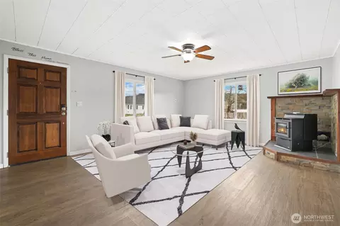 Living - 16410 92nd St E, Sumner, WA 98390 photo 1 of 5