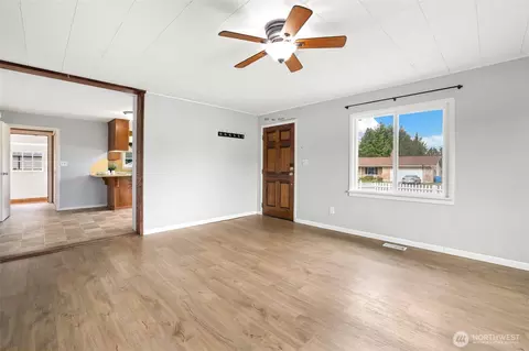 Living - 16410 92nd St E, Sumner, WA 98390 photo 4 of 5