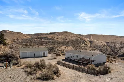 1961 Hillcrest Ln, East Wenatchee, WA 98802