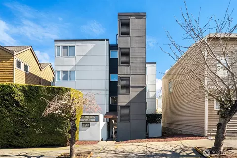 1512 California Ave SW #301, Seattle, WA 98116