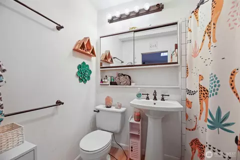 Bath - 4701 S 3rd Ave, Everett, WA 98203 photo 3 of 4