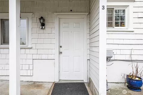 Exterior - 4701 S 3rd Ave, Everett, WA 98203 photo 3 of 10