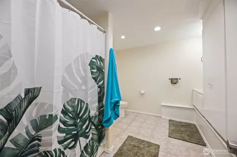 Bath - 4701 S 3rd Ave, Everett, WA 98203 photo 4 of 4
