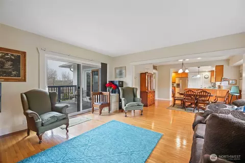 Living - 4701 S 3rd Ave, Everett, WA 98203 photo 1 of 2