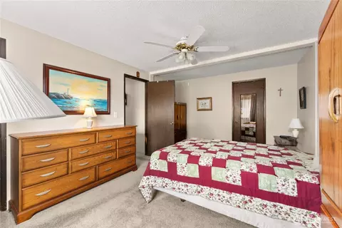 Bedroom - 418 E Oakview Ave, Centralia, WA 98531 photo 3 of 4