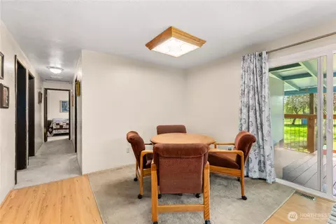Dining - 418 E Oakview Ave, Centralia, WA 98531 photo 3 of 3