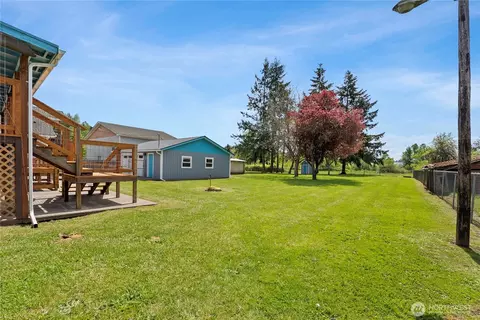 Exterior - 418 E Oakview Ave, Centralia, WA 98531 photo 8 of 9