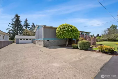 Exterior - 418 E Oakview Ave, Centralia, WA 98531 photo 2 of 9