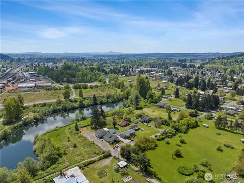 View/Area - 418 E Oakview Ave, Centralia, WA 98531 photo 2 of 3