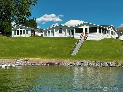 131 Eastlake Rd, Oroville, WA 98844