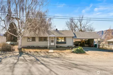 1570 Tedford St SE, East Wenatchee, WA 98802