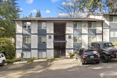 8614 238th St SW #102, Edmonds, WA 98026