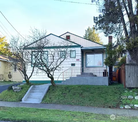 3809 SW Admiral Way, Seattle, WA 98126