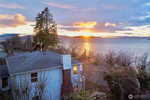 227 S State St #B, Bellingham, WA 98225