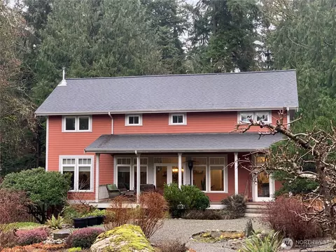 9356 Hemlock Ave NE, Bainbridge Island, WA 98110