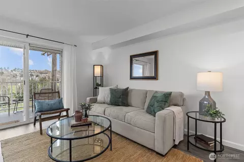 2530 15th Ave W #407, Seattle, WA 98119
