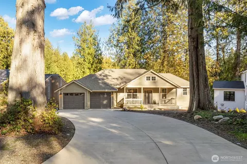 441 Rainier Ln, Port Ludlow, WA 98365
