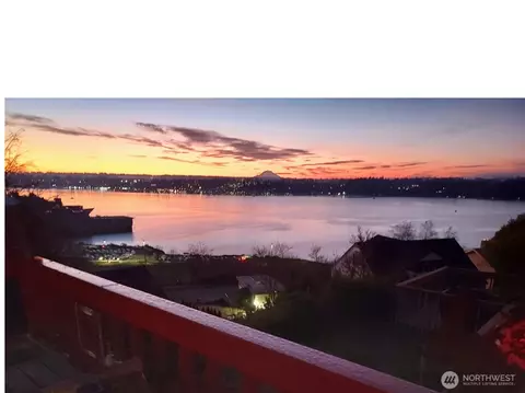 904 S Marion Ave, Bremerton, WA 98312