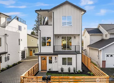 639 NW 77th St, Seattle, WA 98117