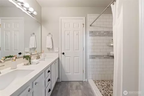 Bath - 13496 Summit Ave SE, Monroe, WA 98272 photo 3 of 5