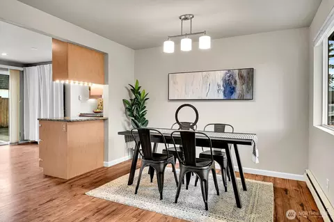 Dining - 515 92nd St SE, Everett, WA 98208 photo 2 of 2