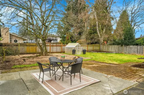 Exterior - 515 92nd St SE, Everett, WA 98208 photo 2 of 9