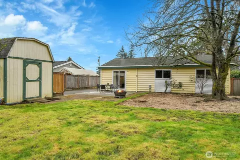 Exterior - 515 92nd St SE, Everett, WA 98208 photo 5 of 9
