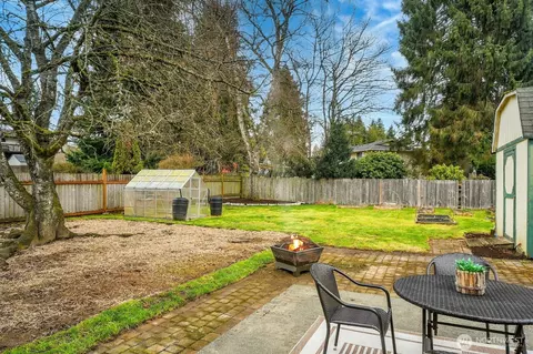 Exterior - 515 92nd St SE, Everett, WA 98208 photo 3 of 9