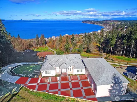1025 Clearwater Pl, Camano Island, WA 98282