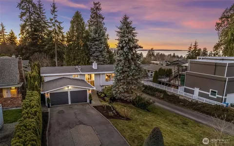 1230 8th Ave S, Edmonds, WA 98020